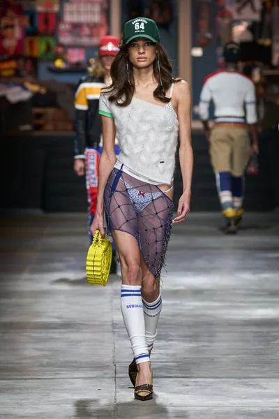 Look 27